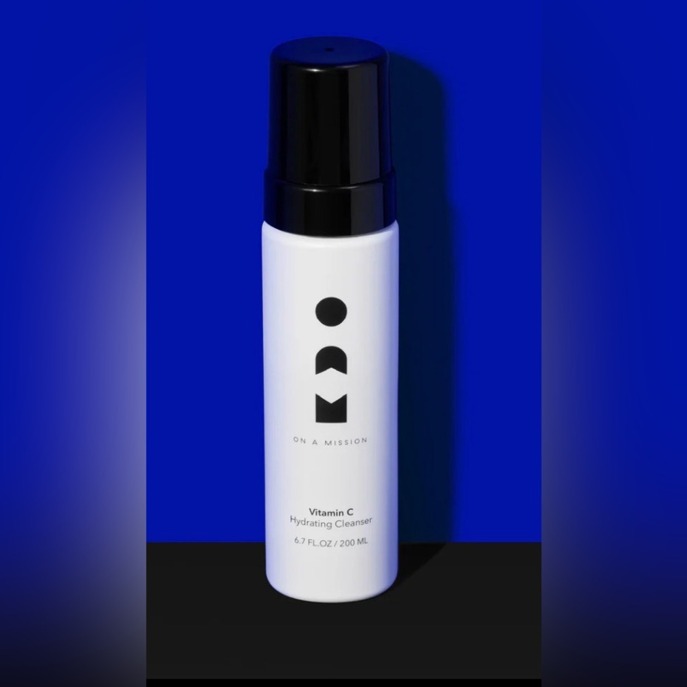 OAM Vitamin C Hydrating Cleanser